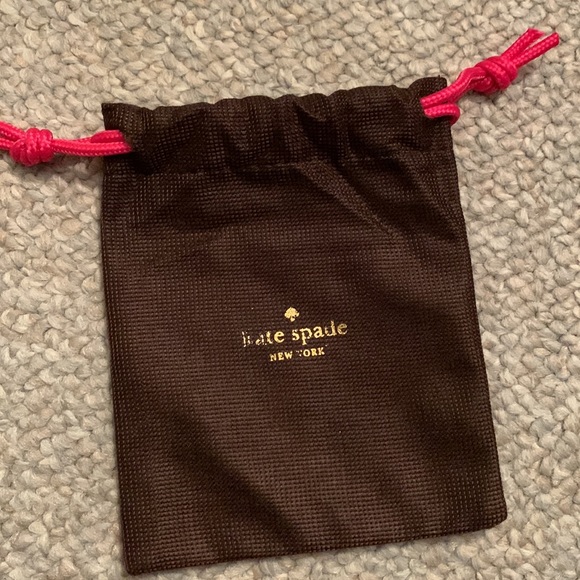 Brand new (NWT) Kate Spade New York Gold Bangle, slim, stackable. Heart of gold - Picture 4 of 5